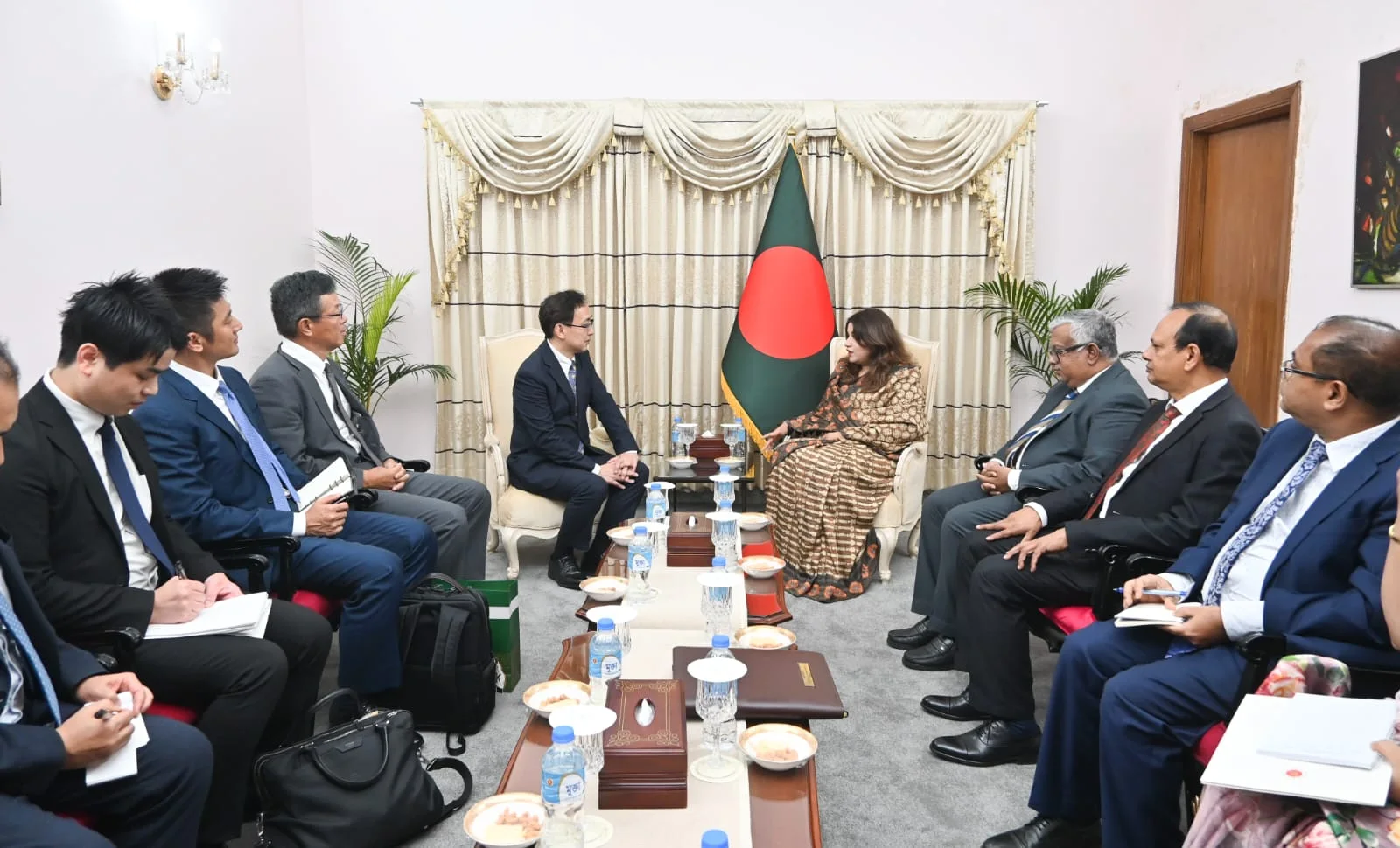 Japanese Deputy Foreign Minister Meets Bangladesh State Minister