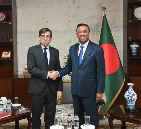 French Ambassador Séré-Charlet meets Bangladesh’s State Minister Kobir