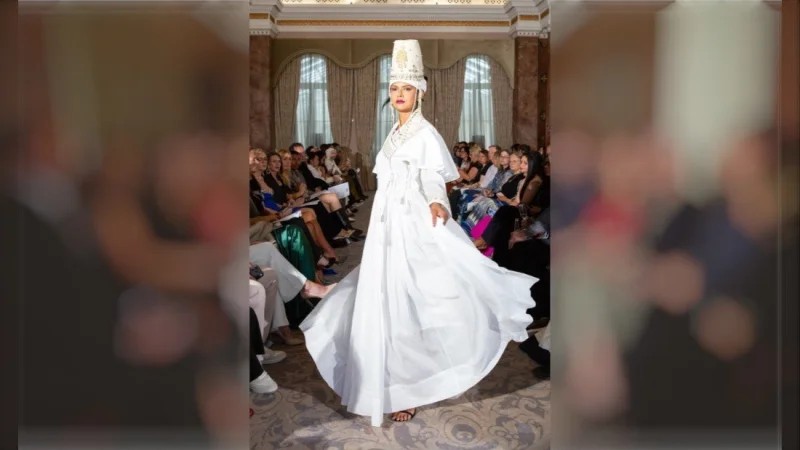 Maheen Khan showcases Dhaka Muslin