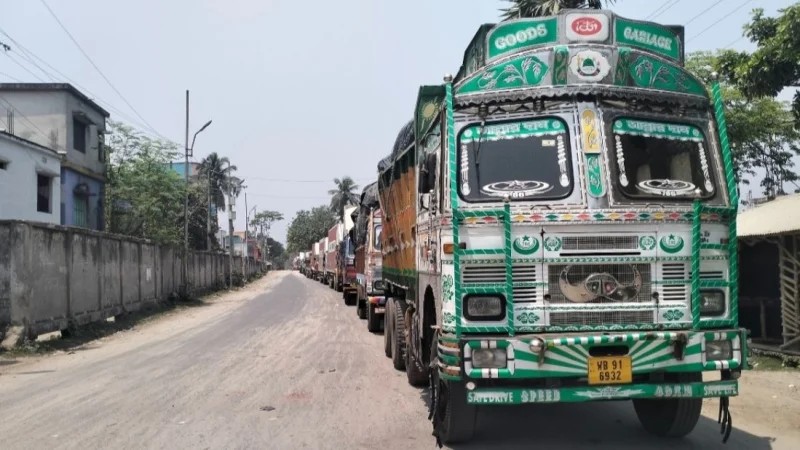Benapole port resumes import-export operations