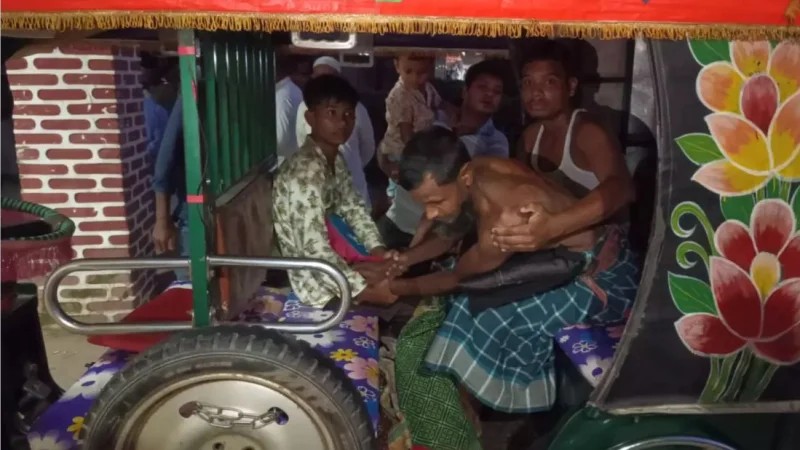Tiger attack injures three near Lalmonirhat