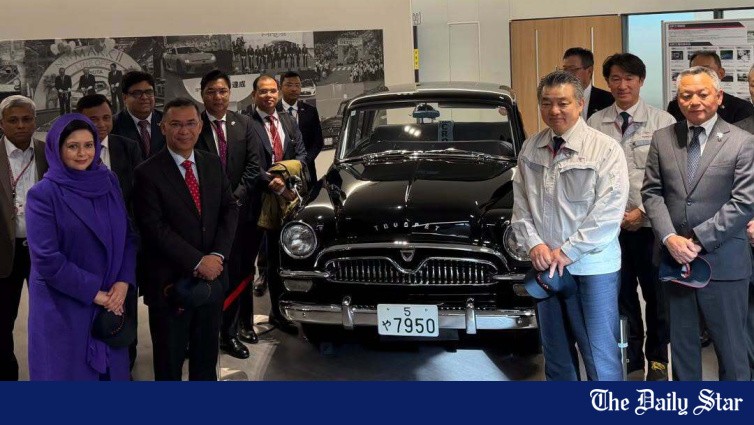 Bangladesh PM visits Toyota plant in Japan